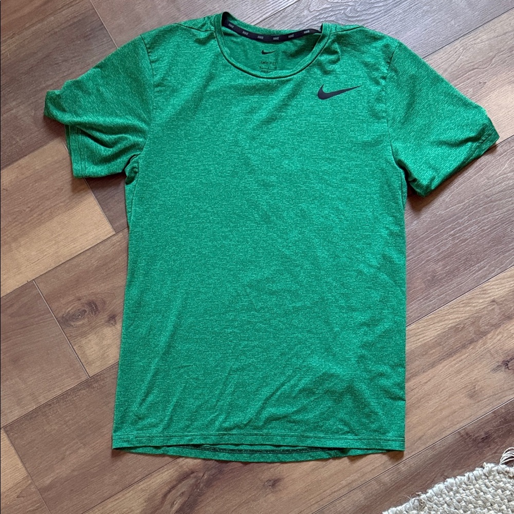 Nike Men's Green dri-fit Short Sleeve Tee